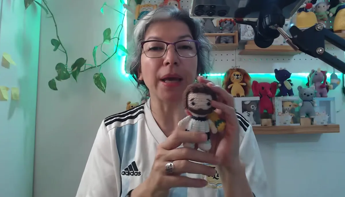 Mariel en una clase en vivo
